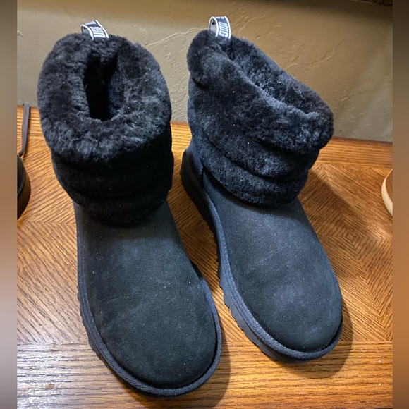 UGG Shoes - UGG woman’s fluff mini quilted boots size 7